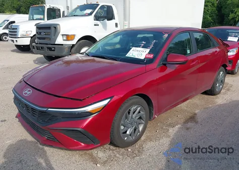 2024 Hyundai Elantra Sel z USA, uszkodzony, nr VIN KMHLM4DG8RU654889